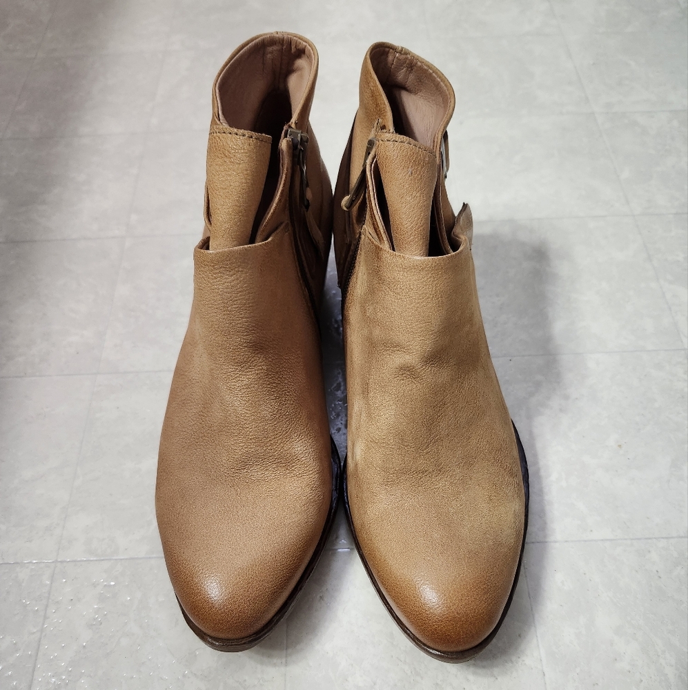 NEW MJUS ankle boots size 39EU